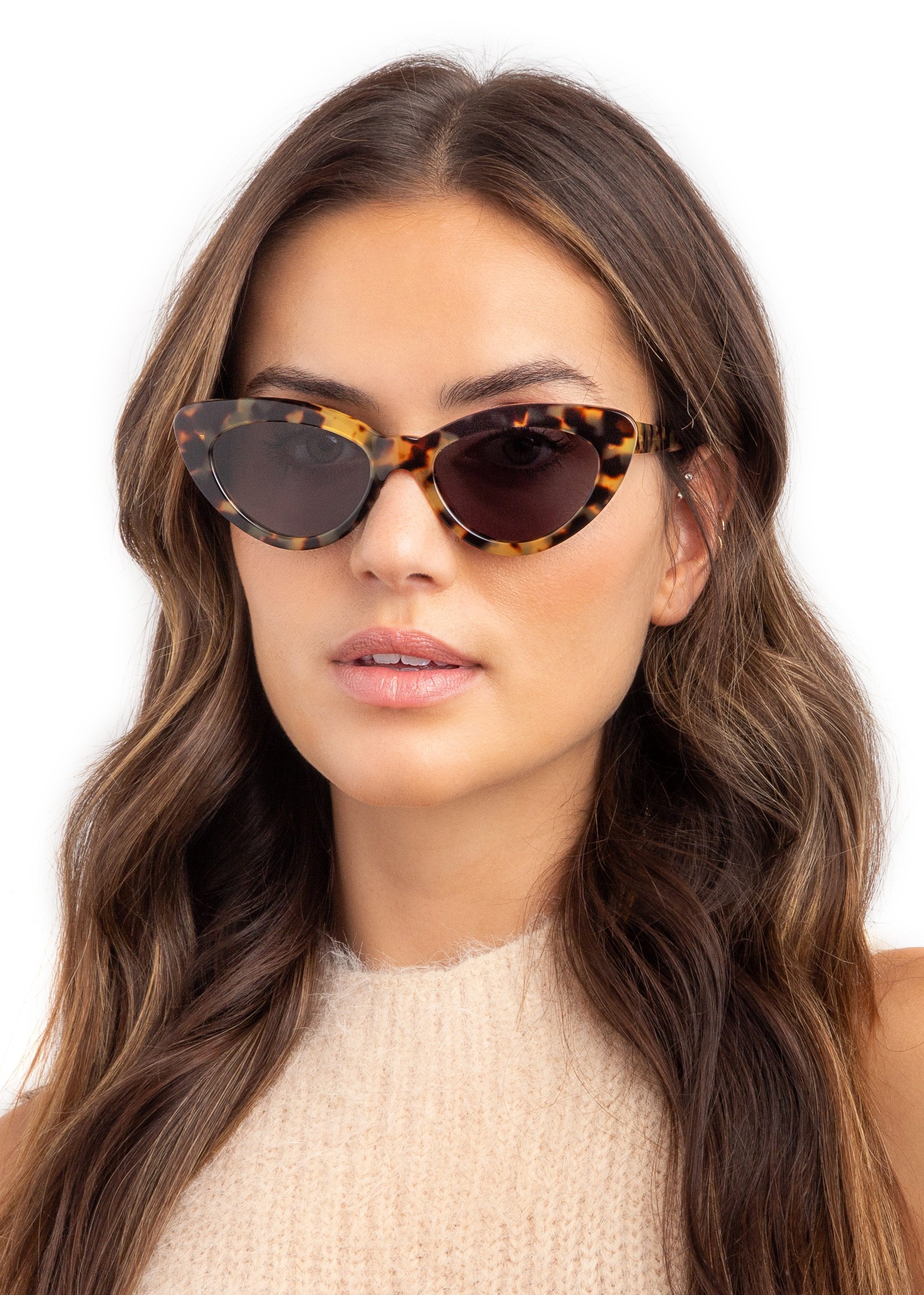 Illesteva Pamela hot pink Sunglasses Illesteva Pamela Sunglasses - Pine/Olive Flat | Garmentory main image 3